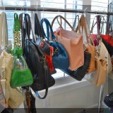 H07. Handbags and purses.